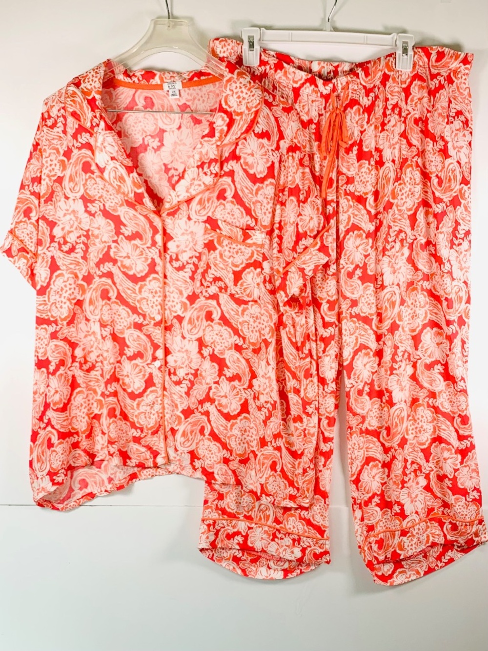 Crown & Ivy Coral White Paisley Floral Pajama Set Short Sleeve Button Front Cozy